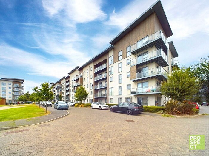 2 Bedroom Flat To Rent In Wallingford Way, Maidenhead, Berkshire, SL6