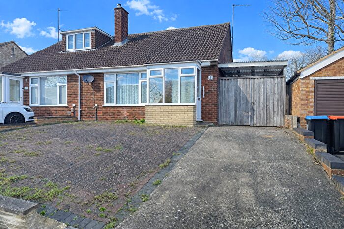 2 Bedroom Bungalow For Sale In Tennyson Grove, Milton Keynes, MK3