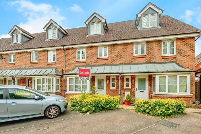4 Bedroom Property For Sale In Kingsfield Way, Redhill, RH1