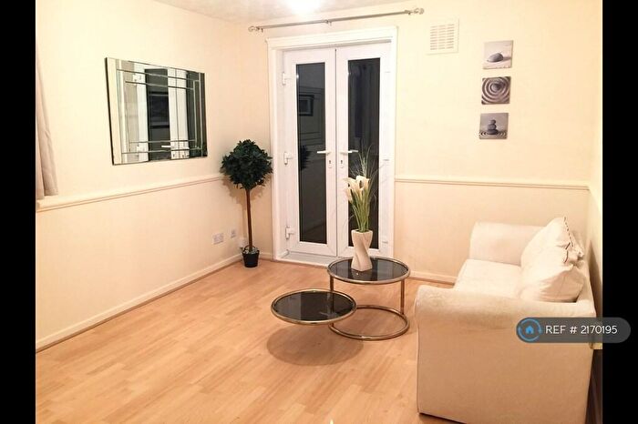 1 Bedroom Flat To Rent In Boveney Close, Slough, SL1