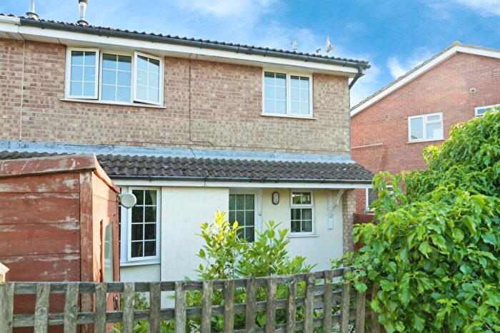2 Bedroom Cluster House For Sale In Little Meadow, Bradley Stoke, Bristol, BS32