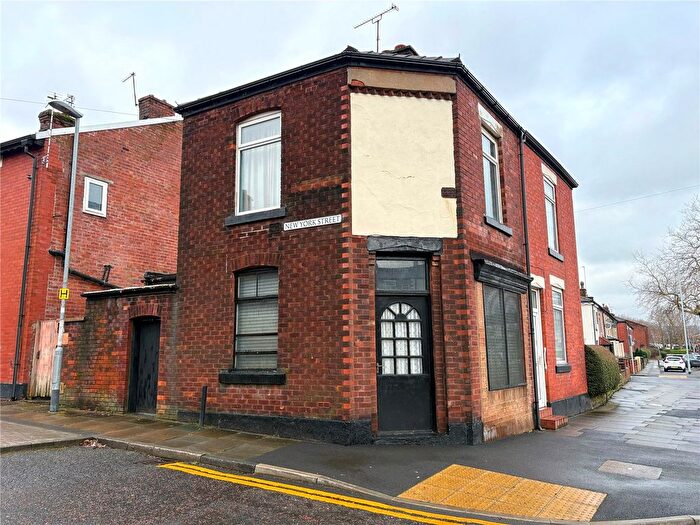 3 Bedroom End Terrace House For Sale In Pilsworth Road, Heywood, Greater Manchester, OL10