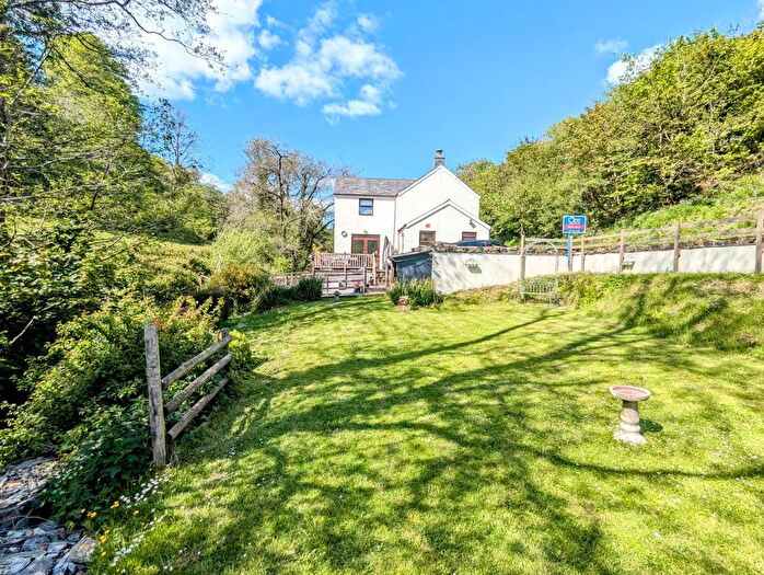 4 Bedroom Detached House For Sale In Trawsmawr, Carmarthen, Carmarthenshire., SA33