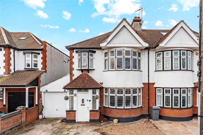 3 Bedroom Semi Detached House For Sale In Elm Avenue, Upminster, RM14