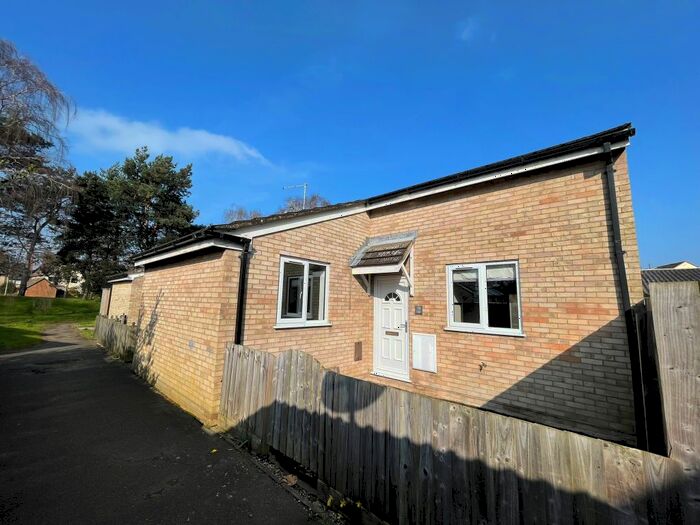 2 Bedroom Detached Bungalow To Rent In Coopers Road, Ipswich, IP5