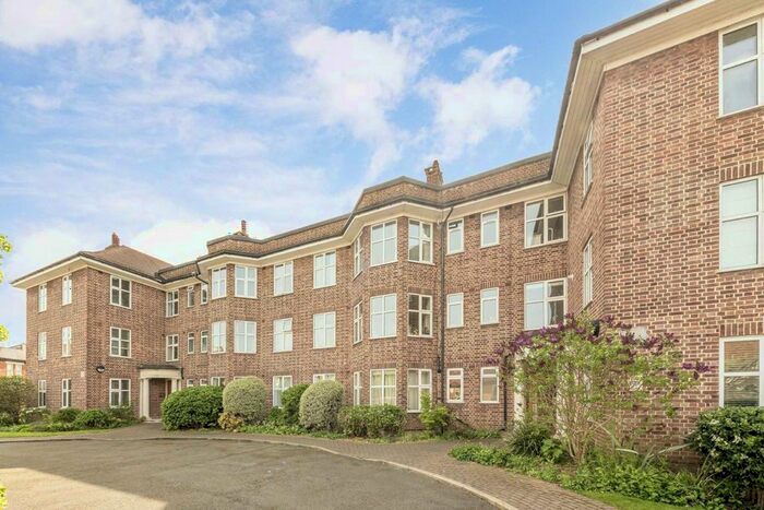 1 Bedroom Flat To Rent In Whitton Road, Twickenham, TW1