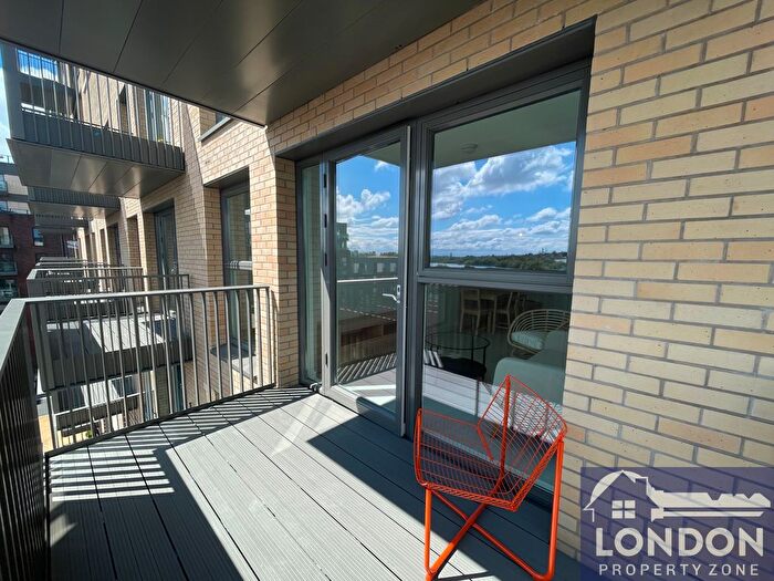 1 Bedroom Flat To Rent In Shearwater Drive, Hendon, London, NW9