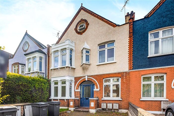 3 Bedroom Flat To Rent In Brecknock Road, Tufnell Park, London, N19