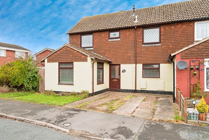 3 Bedroom Semi Detached House For Sale In Salmons Way, Fakenham, NR21