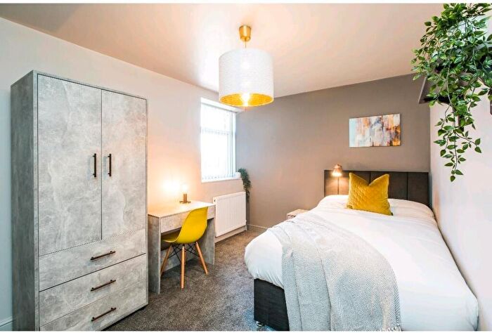 1 Bedroom House To Rent In Rochdale Road, Greetland, Halifax, HX4