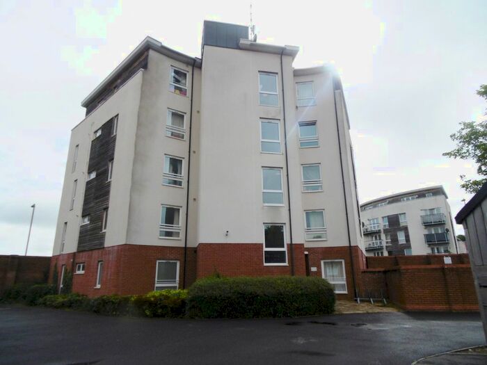 2 Bedroom Flat To Rent In Edmund Court, Basingstoke, RG24