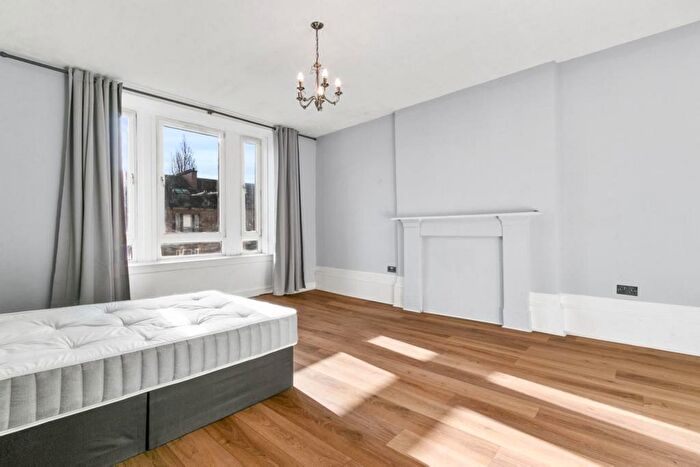 3 Bedroom Flat For Sale In Paisley Road West, Kinning Park, G51