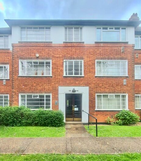 4 Bedroom Flat To Rent In Lyttelton Road, London, N2