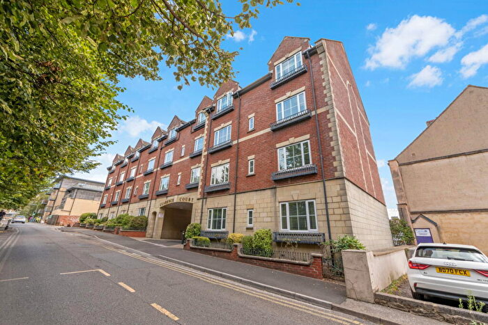 2 Bedroom Flat For Sale In Clarence Street, Yeovil, BA20