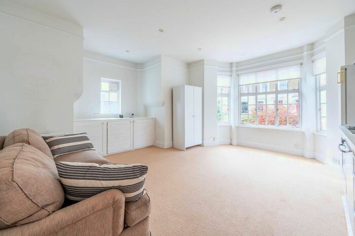 1 Bedroom Flat To Rent In Fentiman Road, Vauxhall, London, SW8