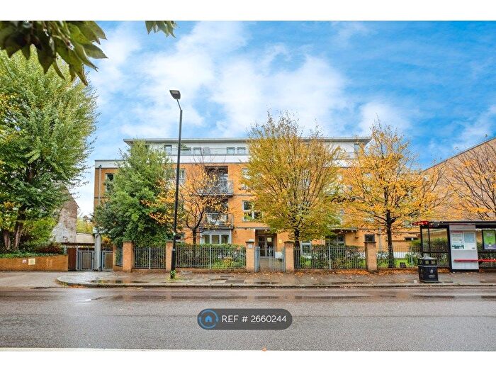 2 Bedroom Flat To Rent In Kings Avenue, London, SW4