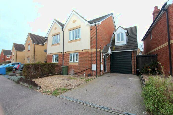 4 Bedroom House To Rent In Recreation Way, Kemsley, Sittingbourne, ME10