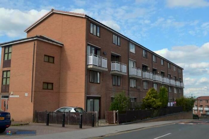 2 Bedroom Flat To Rent In Bramwell Street, Sheffield, South Yorkshire, Uk, S3