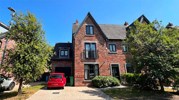 5 Bedroom Semi-Detached House To Rent In Toddbrook Close, Didsbury, M20