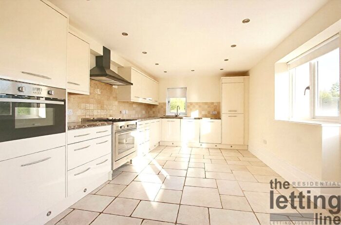 2 Bedroom End Terrace House To Rent In Burnt Farm Ride, Enfield, Middlesex, EN2