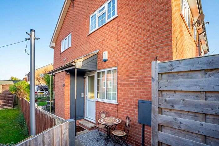 1 Bedroom Semi Detached House For Sale In Waincroft, Strensall, York, YO32