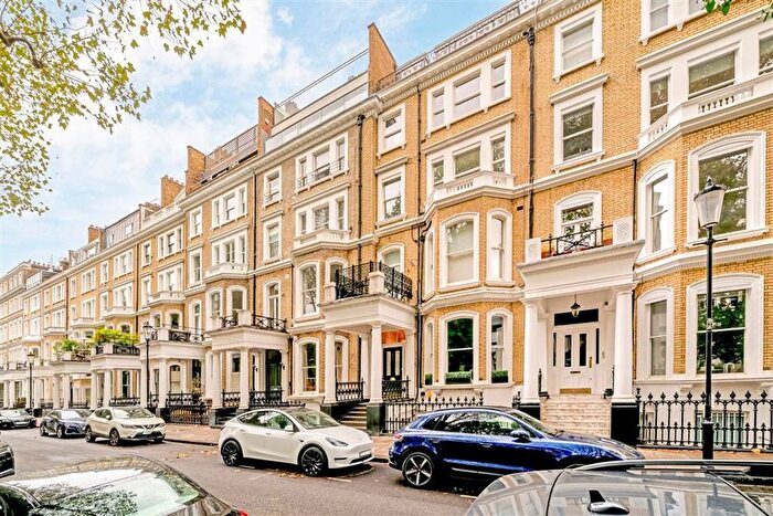 2 Bedroom Flat For Sale In Lexham Gardens, Kensington, W8