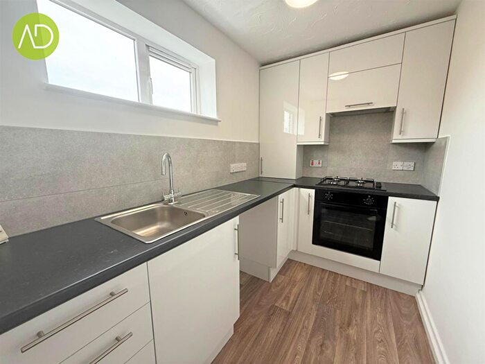 2 Bedroom Apartment To Rent In Leaside Lodge, Hoddesdon, EN11