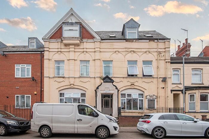 2 Bedroom Flat For Sale In Wellington Street, Kettering, NN16
