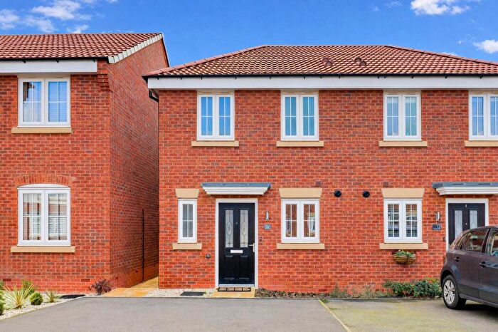 2 Bedroom Semi Detached House For Sale In Rawnsley Drive, Gedling, NG4
