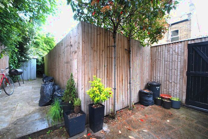 1 Bedroom Flat To Rent In Acre Lane, London, SW2