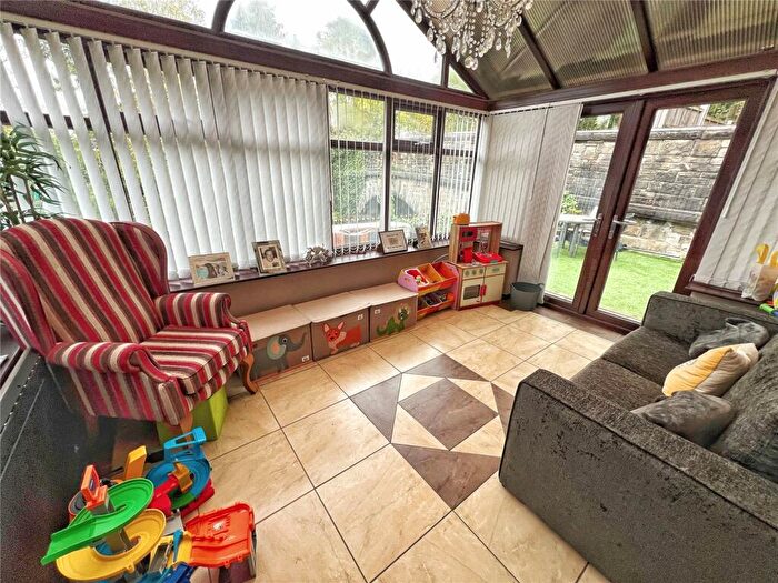 3 Bedroom End Of Terrace House For Sale In Smallshaw Fold, Ashton-under-Lyne, Greater Manchester, OL6