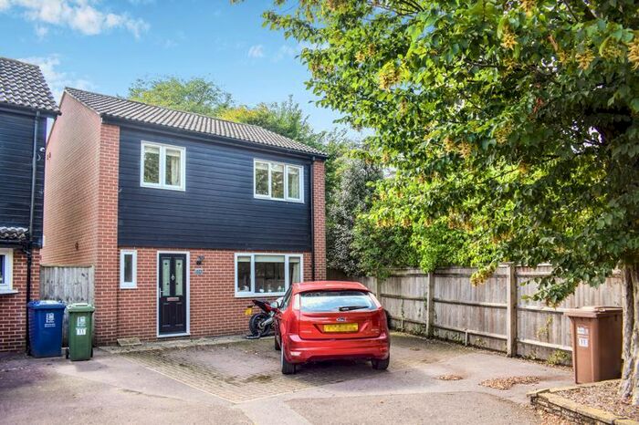 3 Bedroom Detached House To Rent In Hosker Close, Sandhills, Oxford, OX3