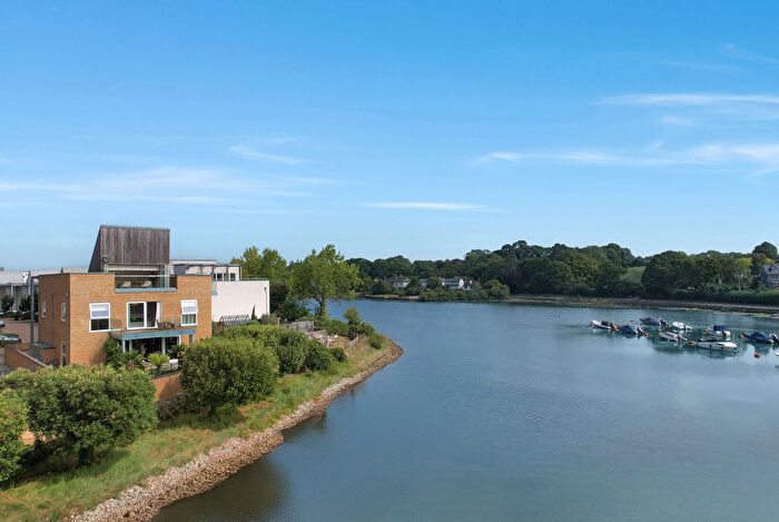 4 Bedroom Villa For Sale In River Walk, Lymington, Hampshire, SO41