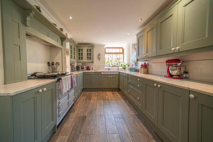 6 Bedroom Detached House For Sale In Hendredenny Hall, Caerphilly, CF83