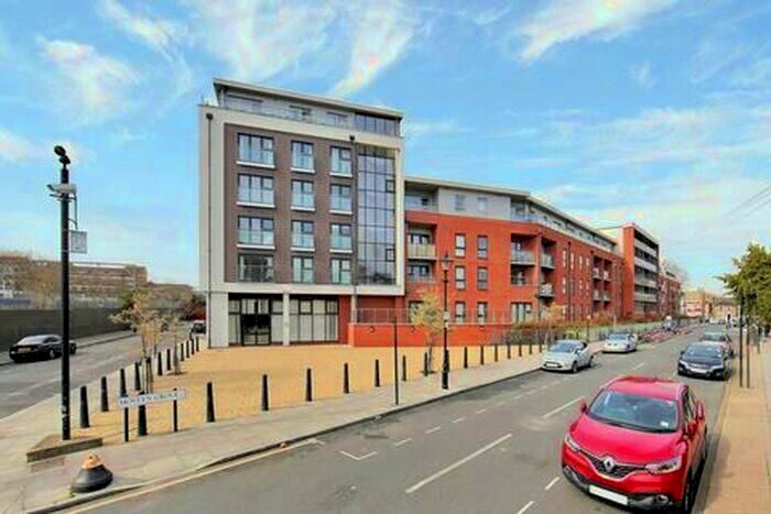 2 Bedroom Flat To Rent In Bevan Court, Tredegar Road, Bow, Stratford, Hackney Wick, London, E3