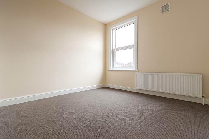 2 Bedroom Flat To Rent In Fairfield Road, Edmonton, N18