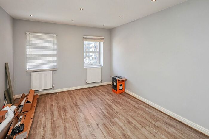 1 Bedroom Flat For Sale In Boston Road, London, W7