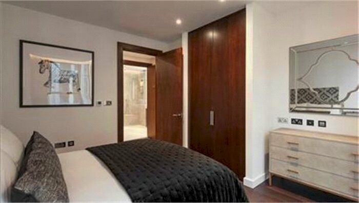 2 Bedroom Apartment To Rent In Charles Clowes Walk, London, SW11