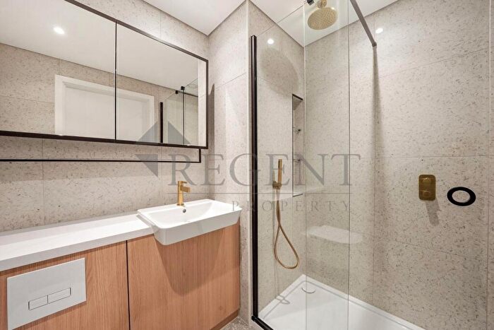 2 Bedroom Apartment To Rent In Bouchon Point, Cendal Crescent, E1