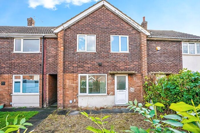 3 Bedroom Terraced House For Sale In Chiltern Avenue, Castleford, WF10