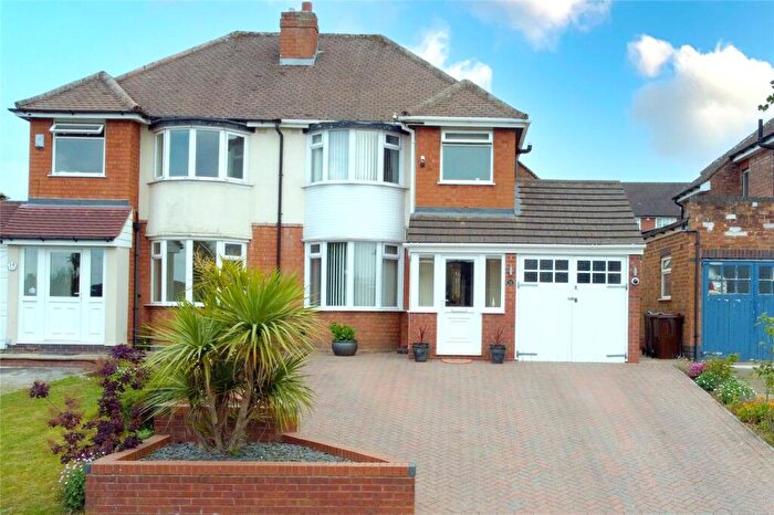 3 Bedroom Semi-Detached House For Sale In Charingworth Road, Solihull, West Midlands, B92