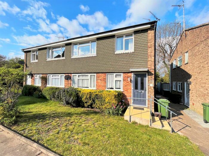 2 Bedroom Ground Maisonette To Rent In Frimley Court, Sidcup, Kent, DA14
