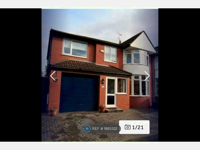 4 Bedroom Semi-Detached House To Rent In Chestnut Drive, Sale, M33