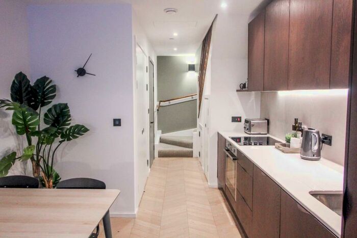 1 Bedroom Apartment To Rent In St Georges Gardens, M15