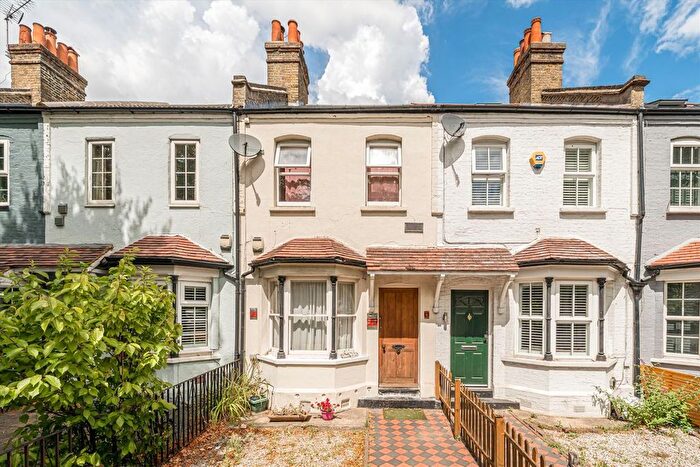 2 Bedroom Property To Rent In Twickenham Road, Twickenham, TW13