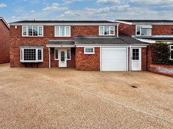 4 Bedroom Detached House To Rent In Lancaster Drive, St Ives, Cambs, PE27