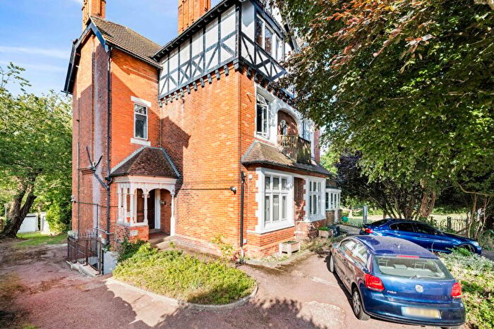 3 Bedroom Flat For Sale In Radnor Park Avenue, Folkestone, CT19