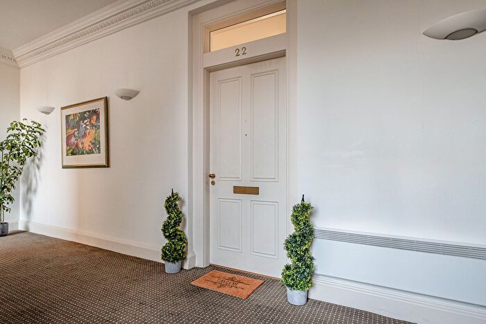 1 Bedroom Flat For Sale In Shaw Drive, Bearsden, Glasgow, G61