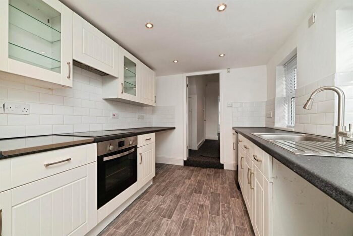 2 Bedroom Terraced House For Sale In Raglan Street, Hull, HU5