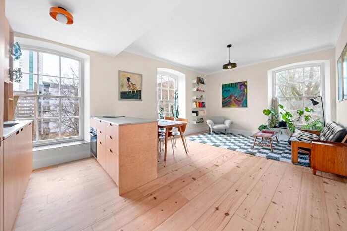 2 Bedroom Apartment For Sale In Foreshore, London, SE8